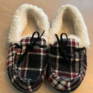Sonoma Women’s Slippers Size Medium (7-8) good condition slight wear
